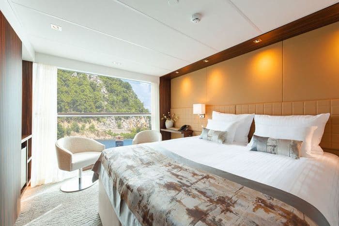 Amadeus River Cruises - Amadeus Queen - Accommodation - Cabin.jpg